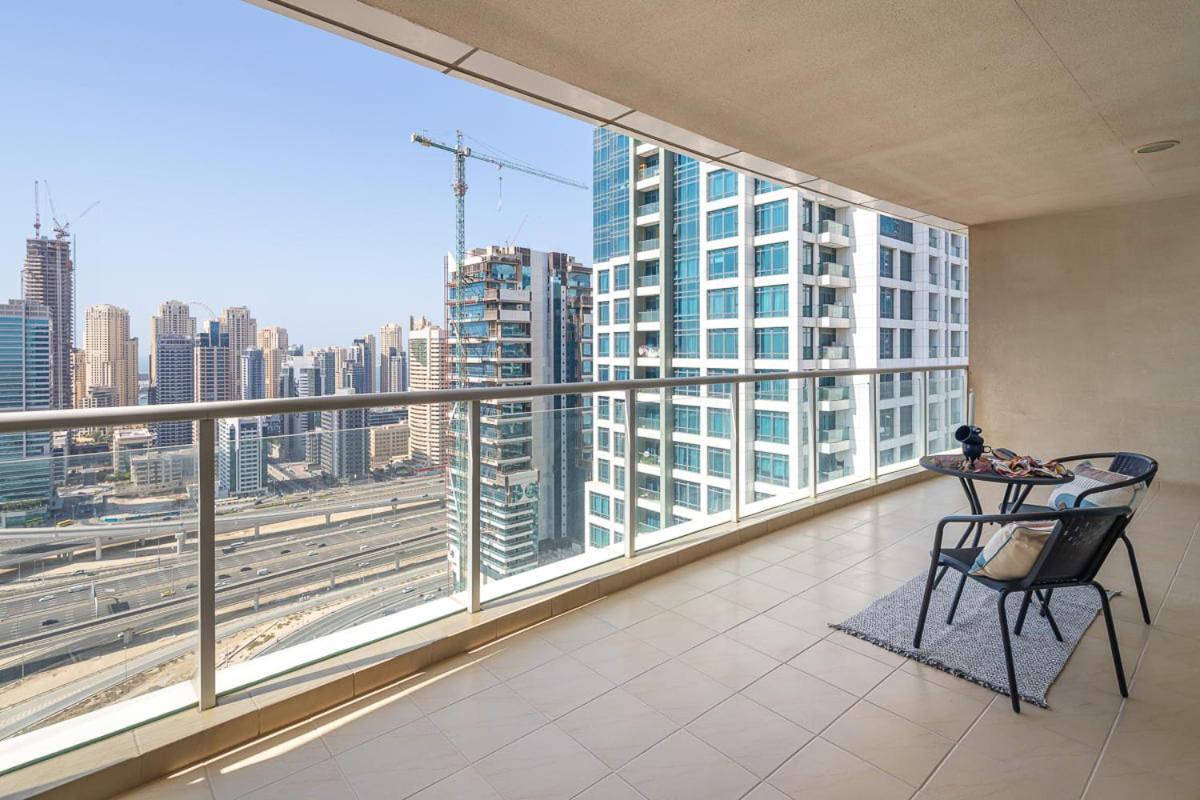 Frank Porter - Laguna Tower Dubai Dış mekan fotoğraf